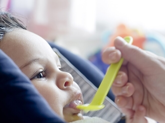 após os 6 meses de idade, o leite materno por si só